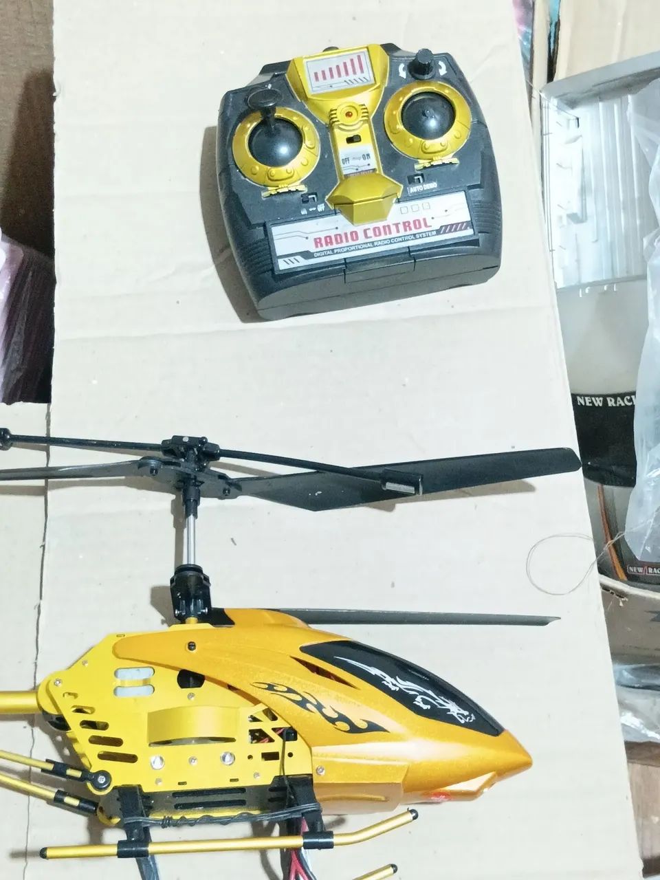 Controle HELICOPITERO controle remoto. DESAPEGO  - Foto 4