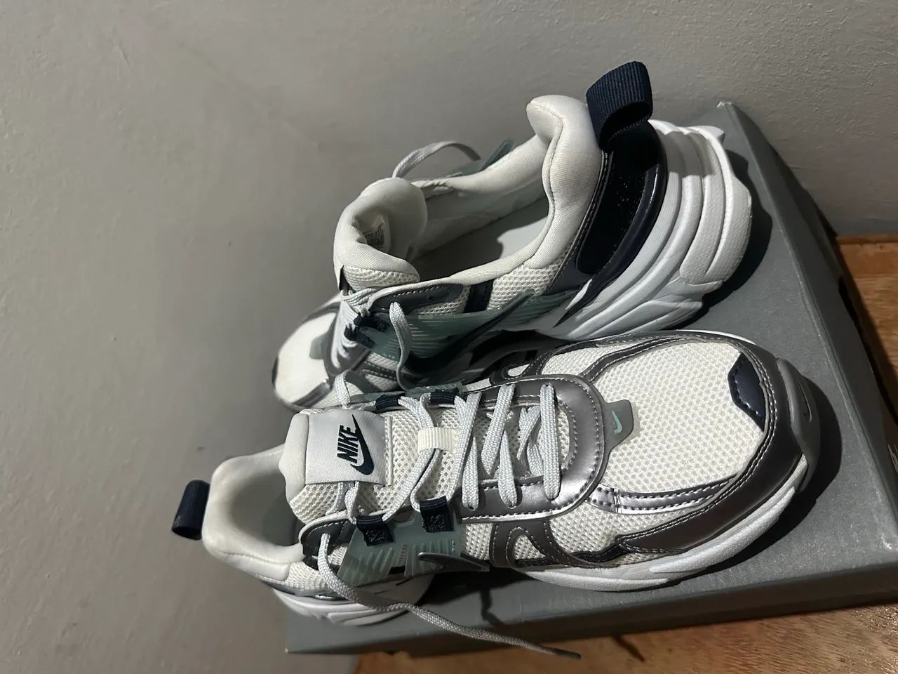 Tênis Nike V2K RUN 
