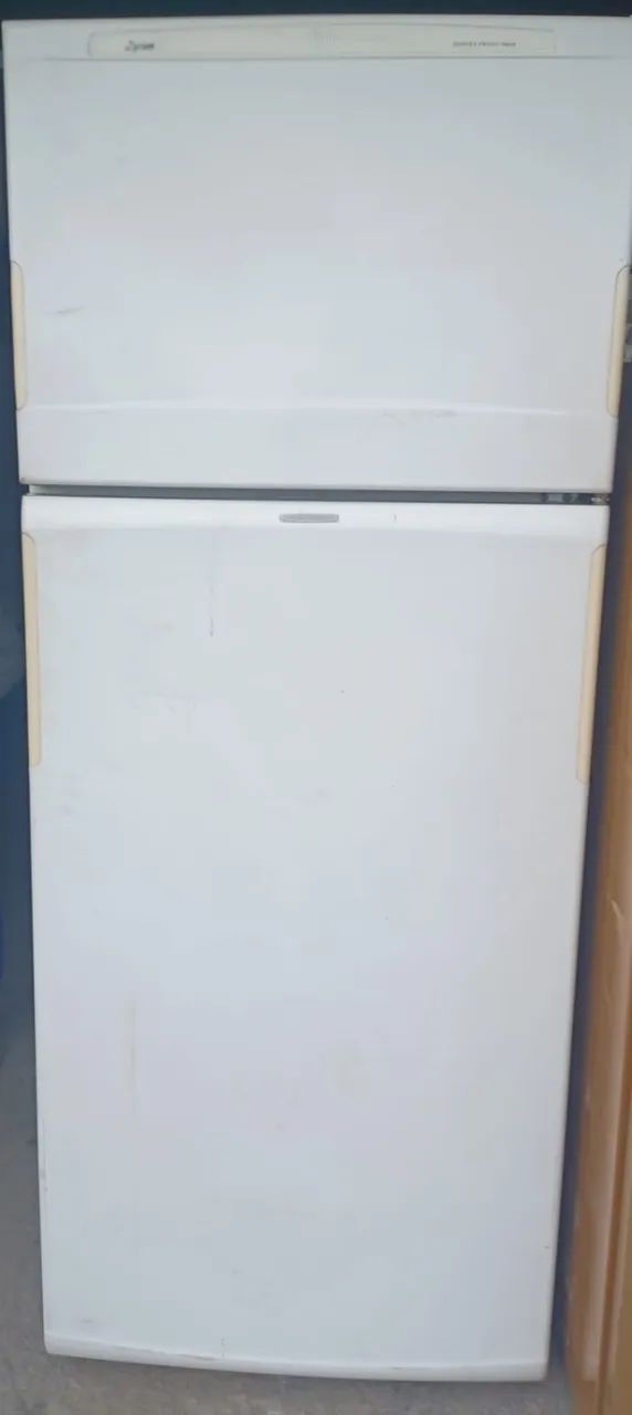 Geladeira duplex brastemp, em ótimo estado, funcionando bem.