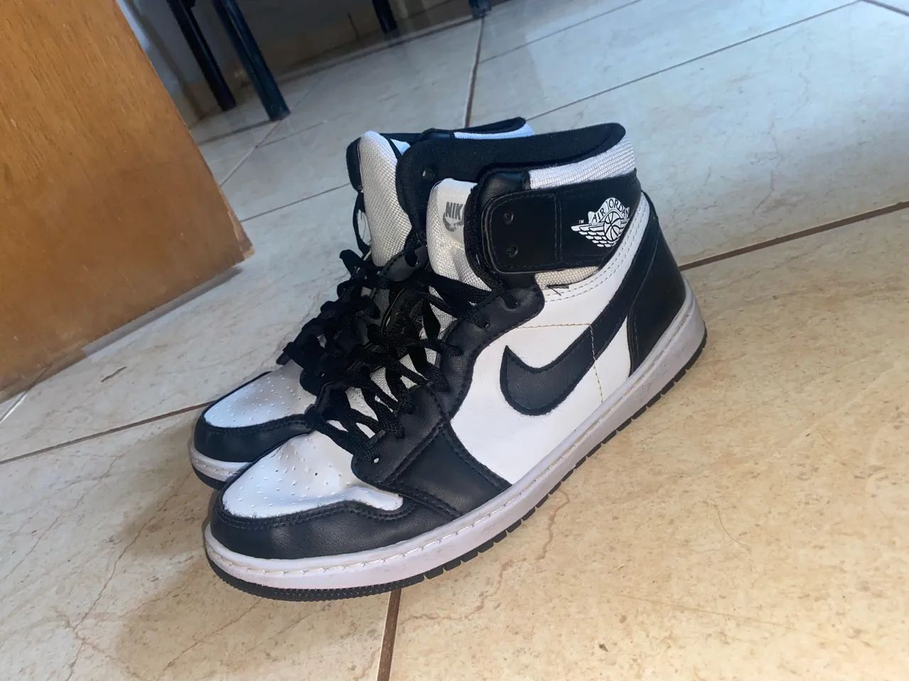 tênis Jordan preto e branco - Foto 3