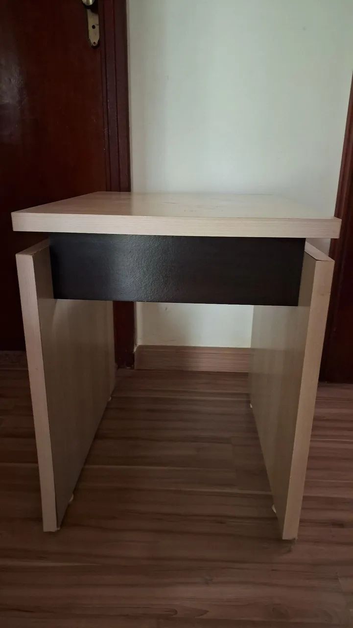 Mesa de apoio artely cor marfim e marrom - Foto 3