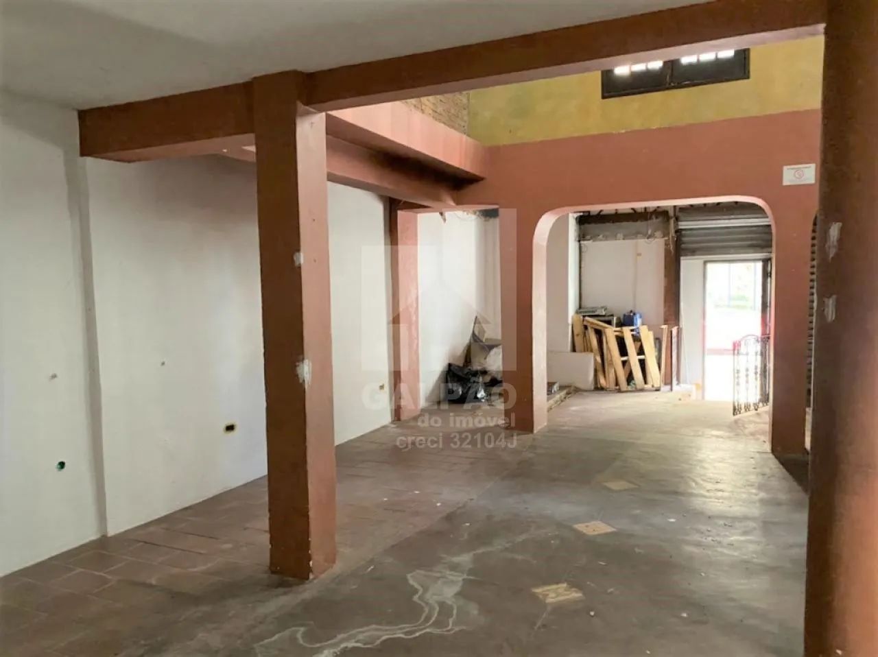 SOBRADO COM PE DIREITO DUPLO NA SALA PRINCIPAL, terreno 10x20