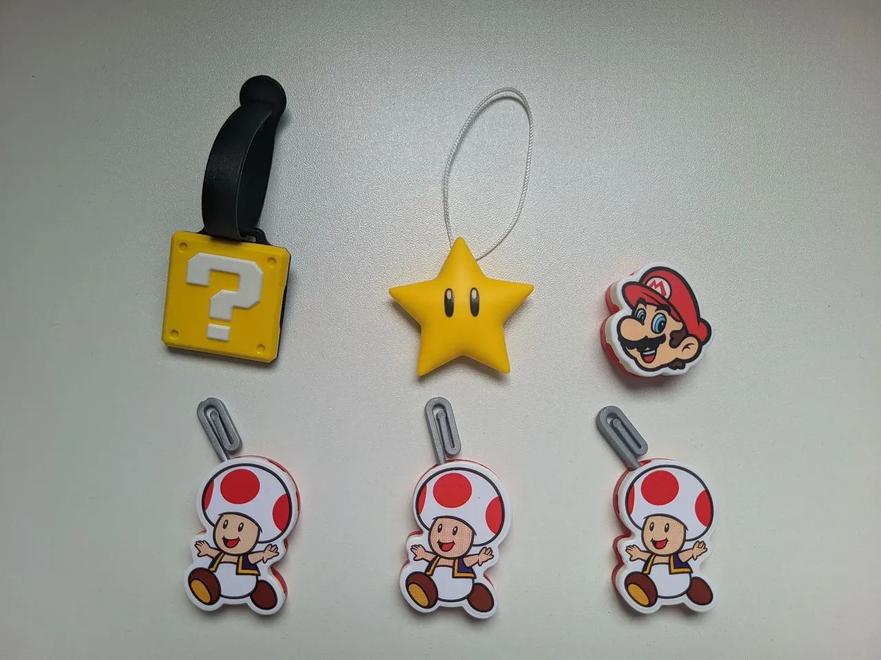Bonecos Kinder Joy Mario