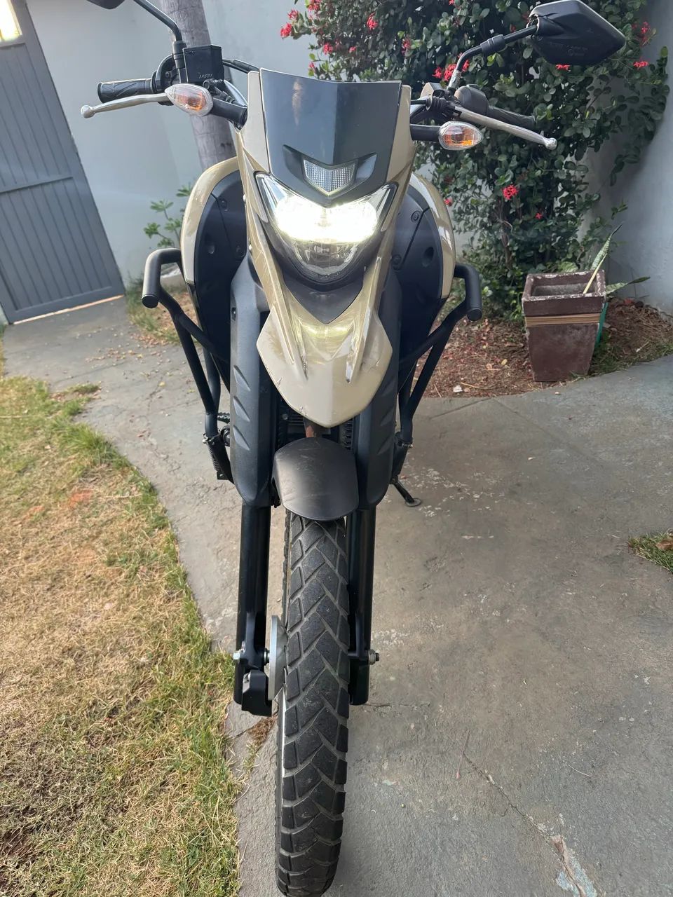 XTZ LANDER 250 Bege e Preto.  - Foto 2