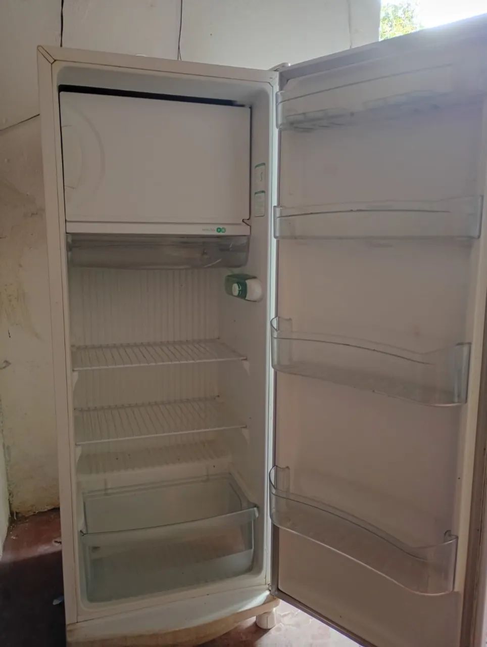  GELADEIRA À VENDA!