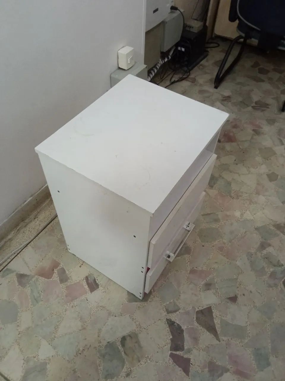 Mesa de Cabeceira com duas gavetas  - Foto 4