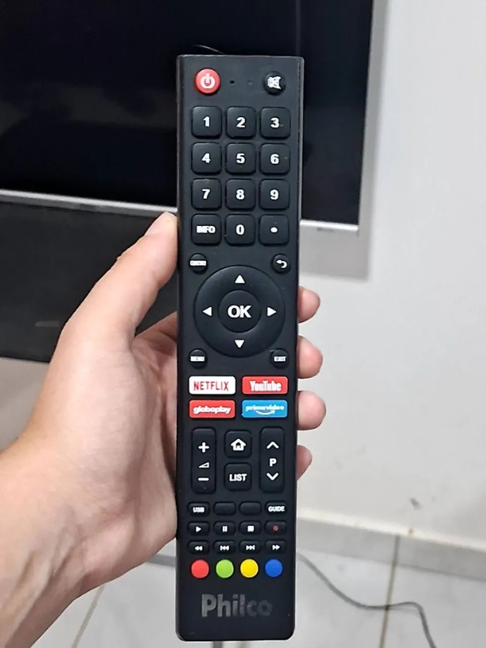 TV com tela quebrada - Liga normalmente  - Foto 5