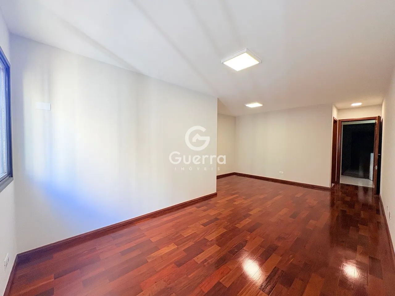 Apartamento à Venda no Zona 07 em Maringá - Foto 4
