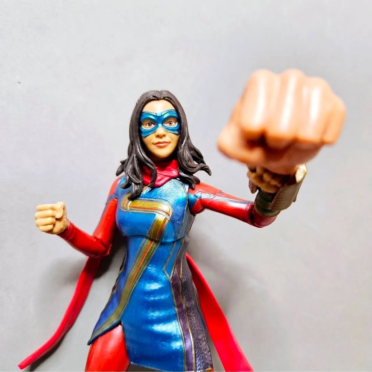 Miss Marvel (mão extra) marvel legends - Foto 3