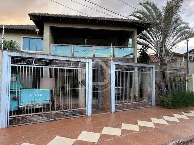 SOBRADO COM SUÍTE MASTER NA VILA PLANALTO