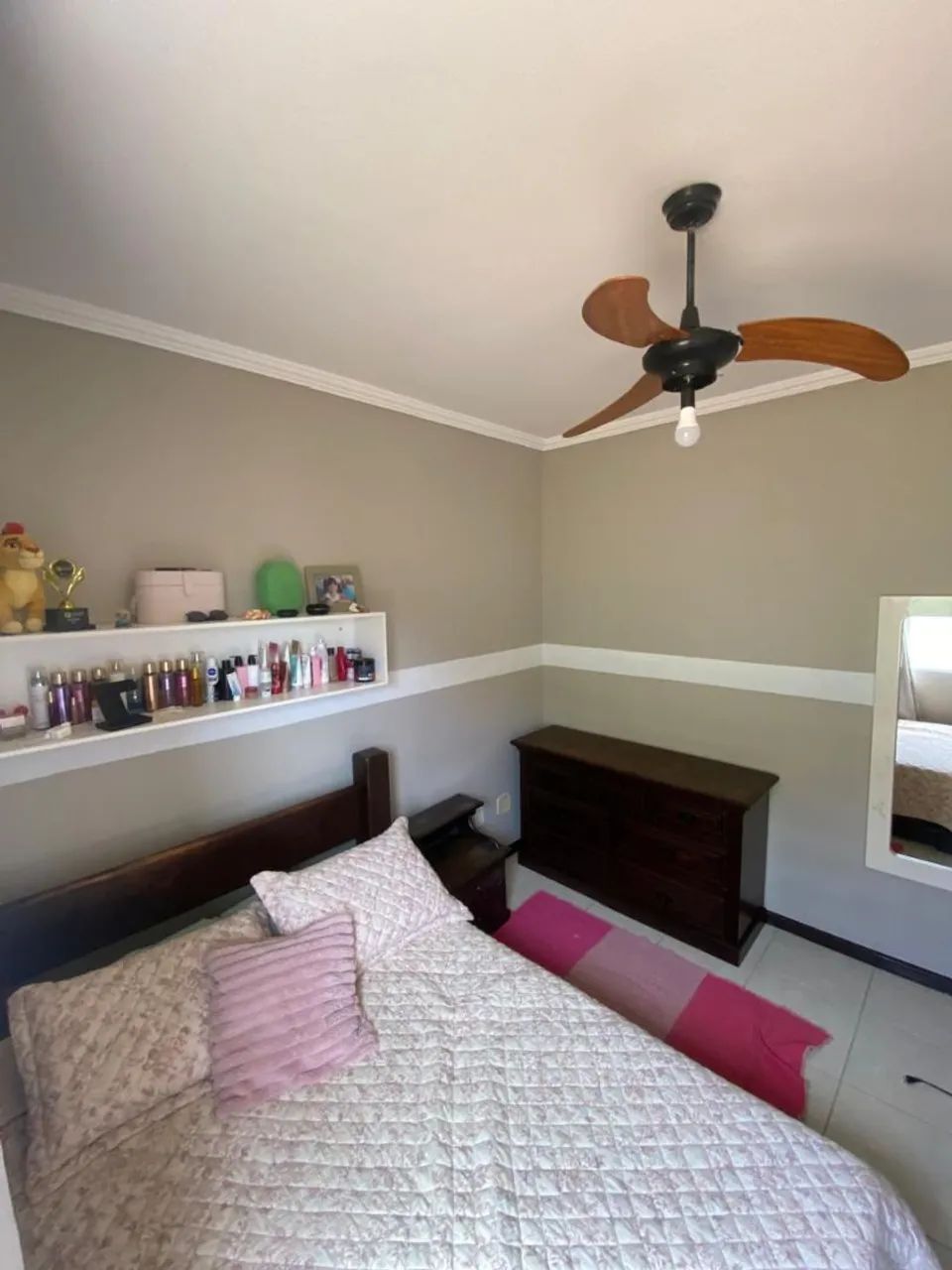 Cama, comoda e aparador em Madeira de Lei