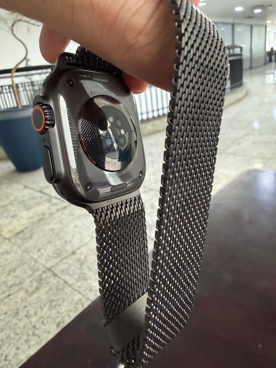 Apple Watch Ultra 3 Black Titanium Milanese Loop - Foto 3