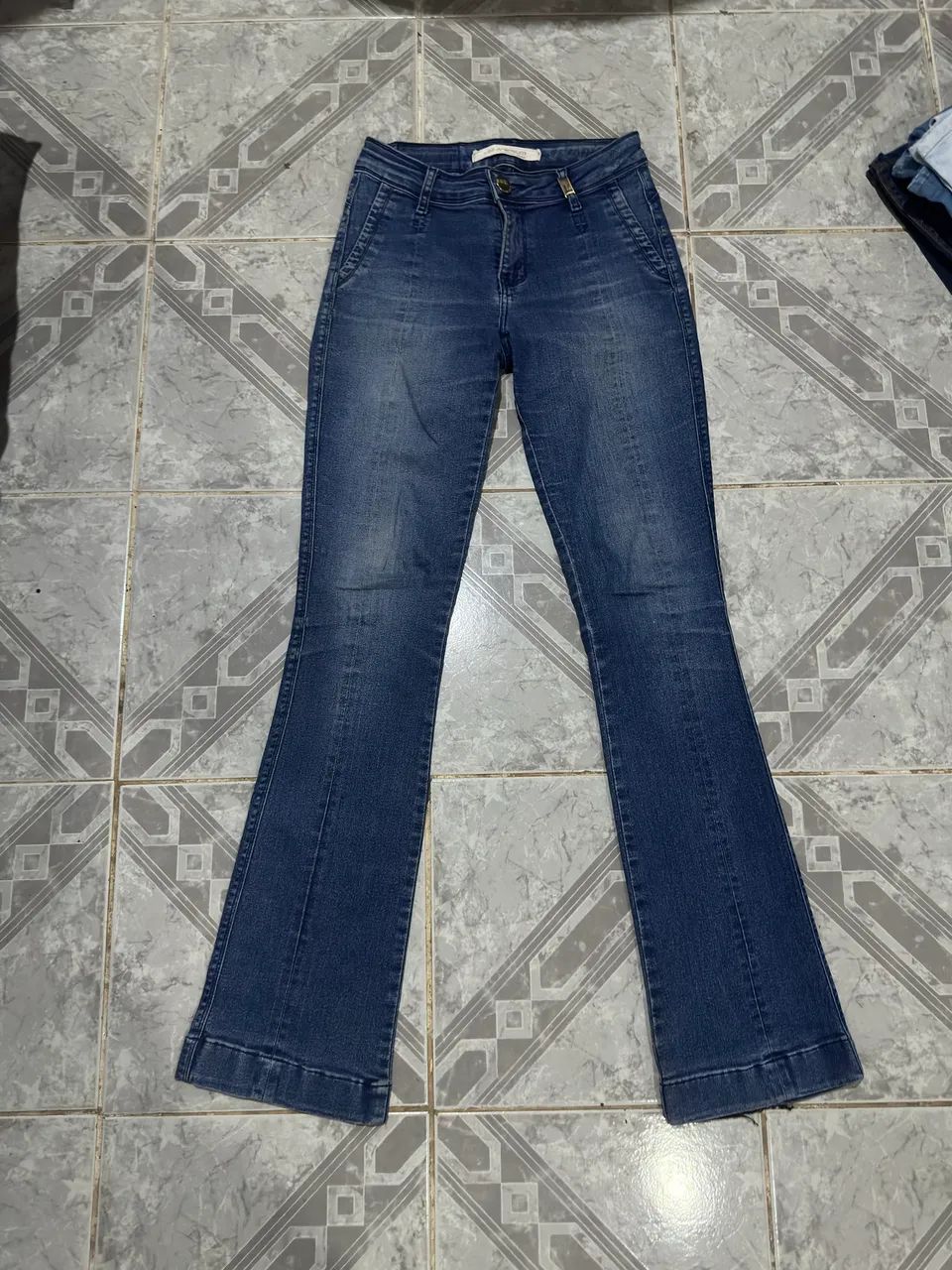 Calça flare jeans