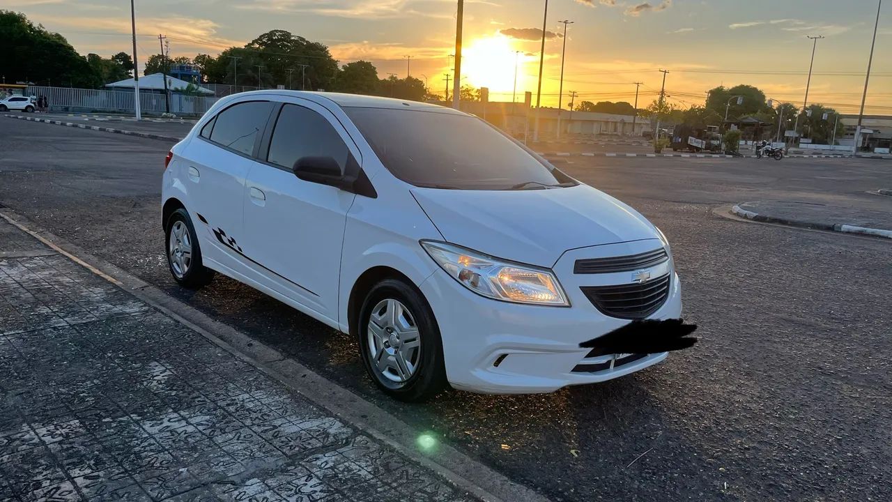 Chevrolet Onix JOY Hatch 1.0 8V Flex Mec. 4P 2018 - Foto 2
