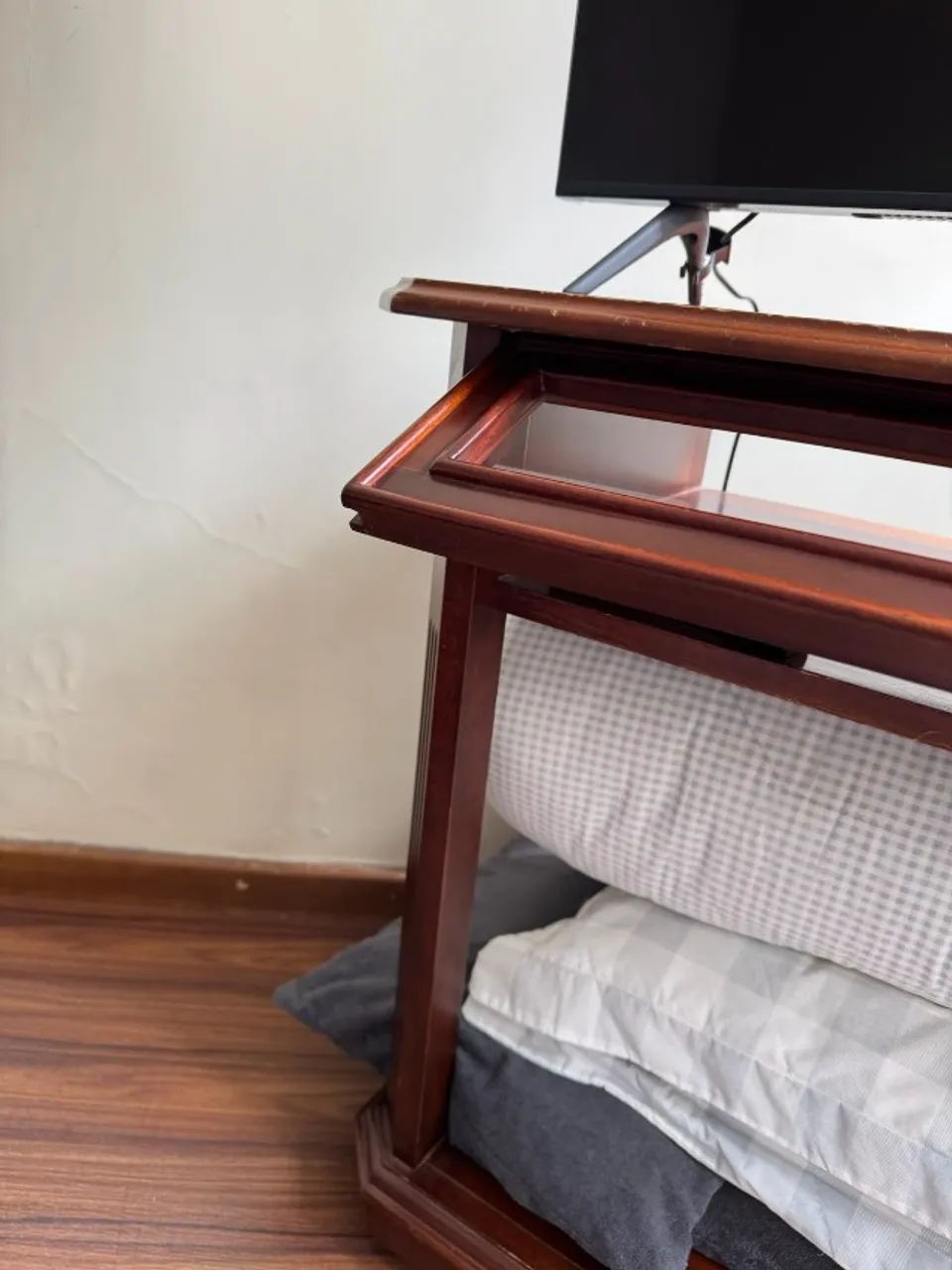 MESA ANTIGA COM COMPARTIMENTO FRONTAL (C042) - Foto 3