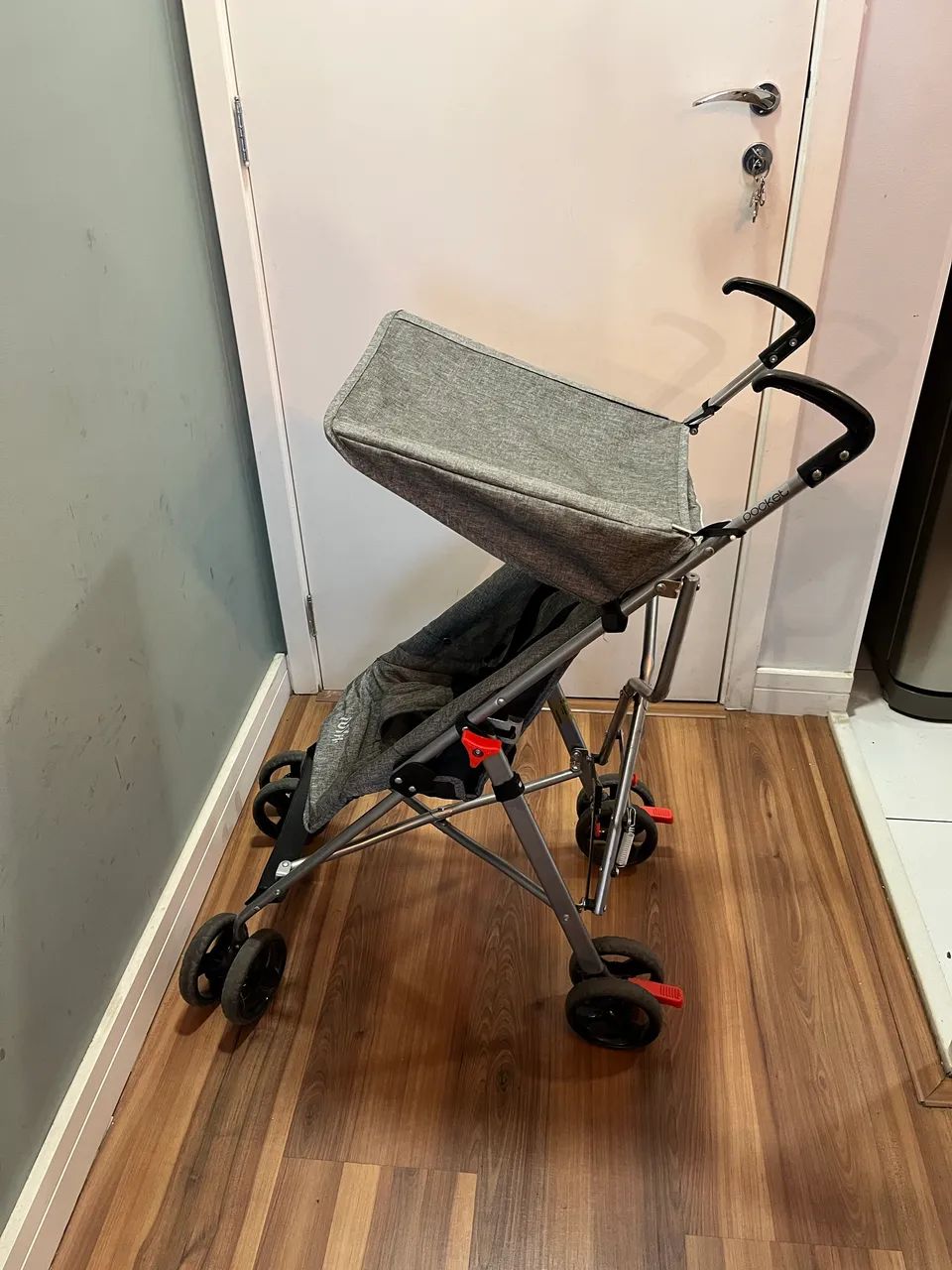 Carrinho multikids cinza guarda-chuva