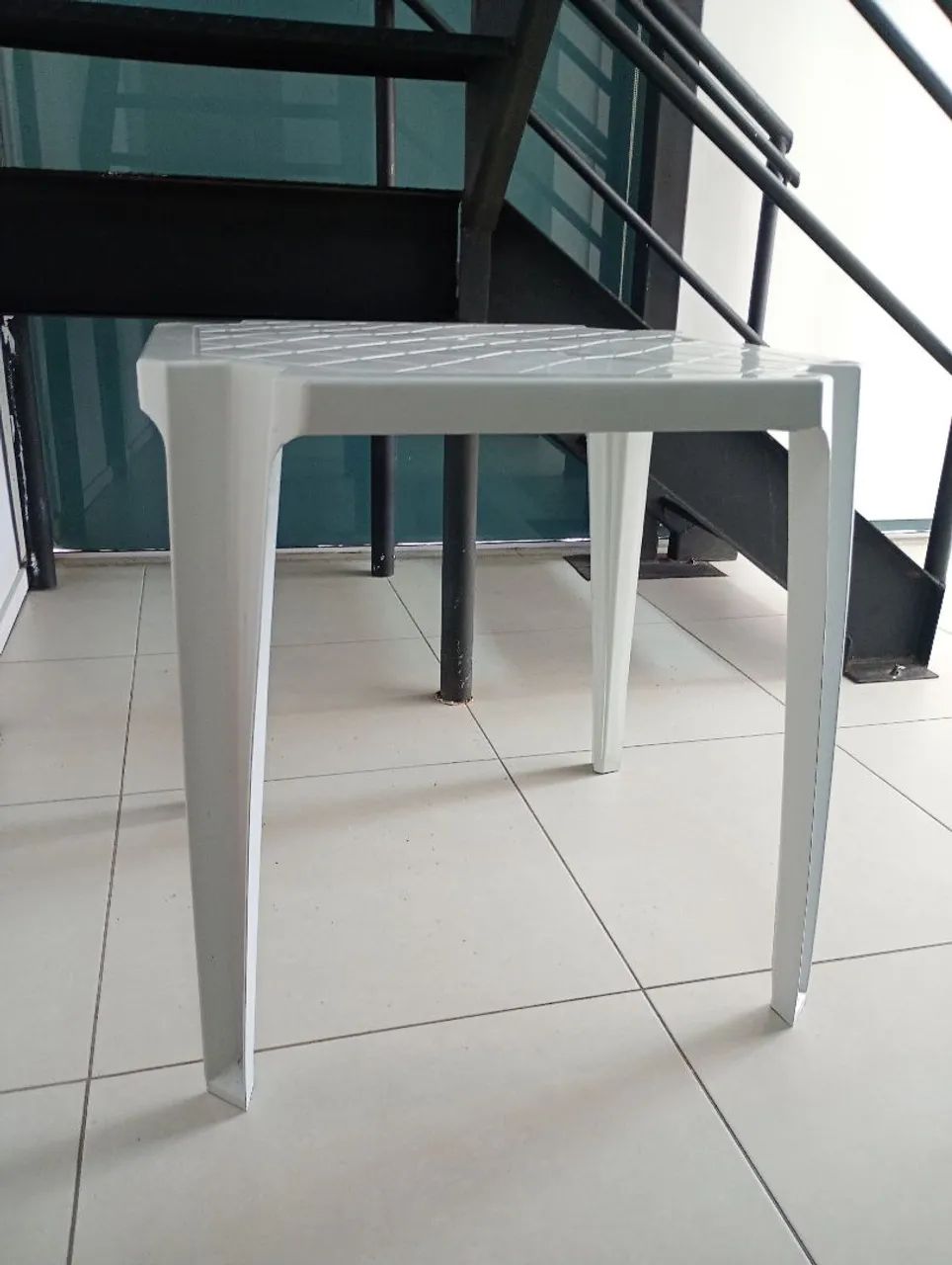 Jogo de Mesa e Cadeiras de Plástico  - Foto 2