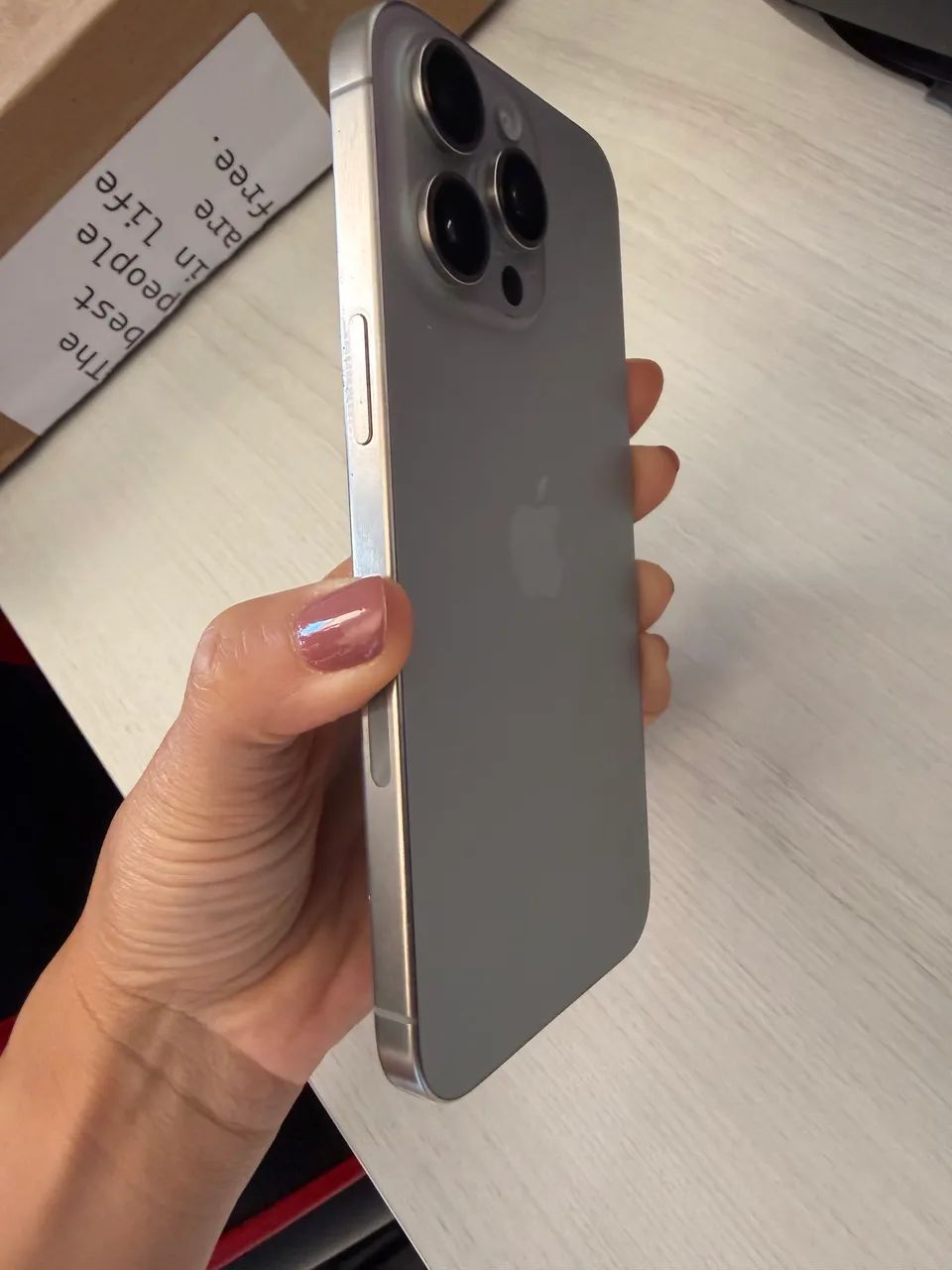 iPhone 15 PRO MAX - Incrível  - Foto 5