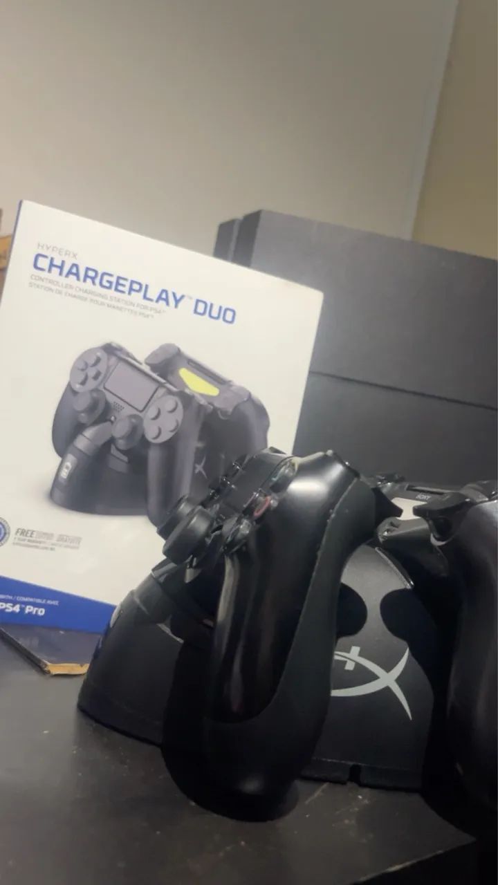 PS4 + 2 Controles + Base de Carregamento HyperX Completo - Foto 5
