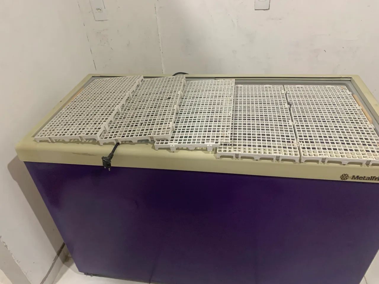 Vendo freezer seminovo  - Foto 2