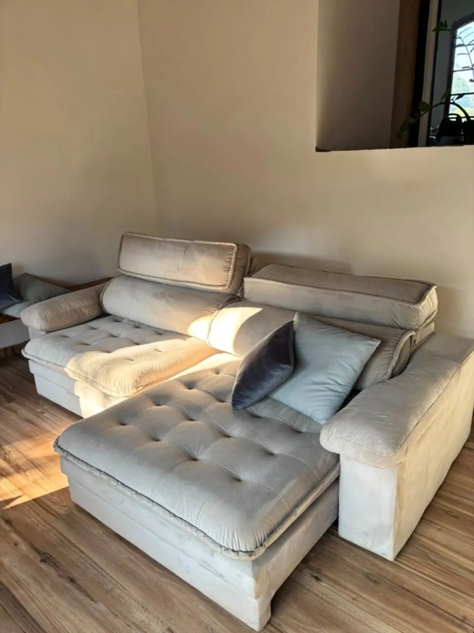 Sofá grande - 3,20m - Suede cinza  - Foto 4