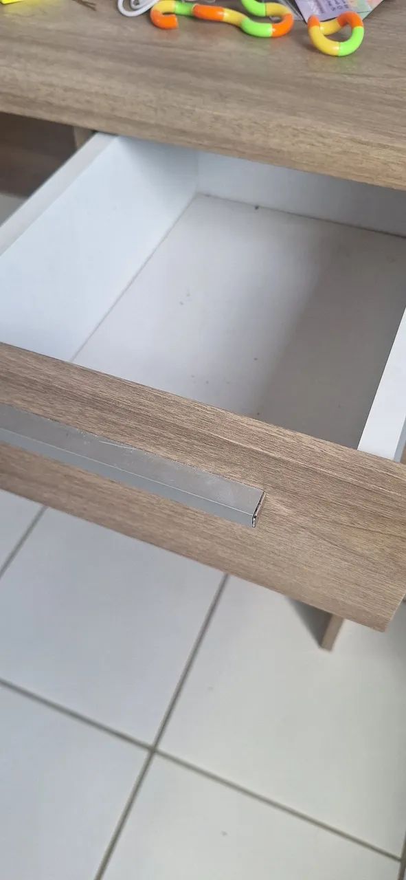 Mesa para computador com gaveta - Foto 2
