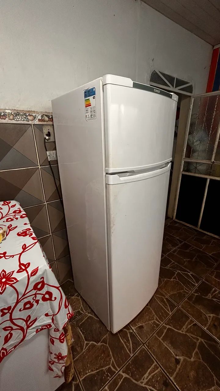 Geladeira Consul 258L ( com problema ) - Foto 3