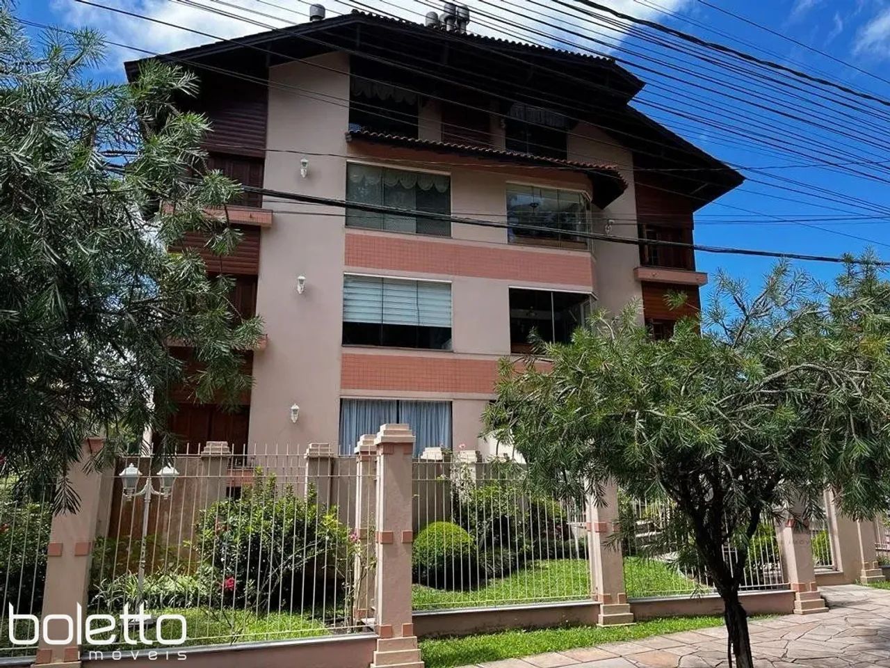 Cobertura duplex com 2 suítes e uma vaga para Comprar em Gramado. - Foto 2