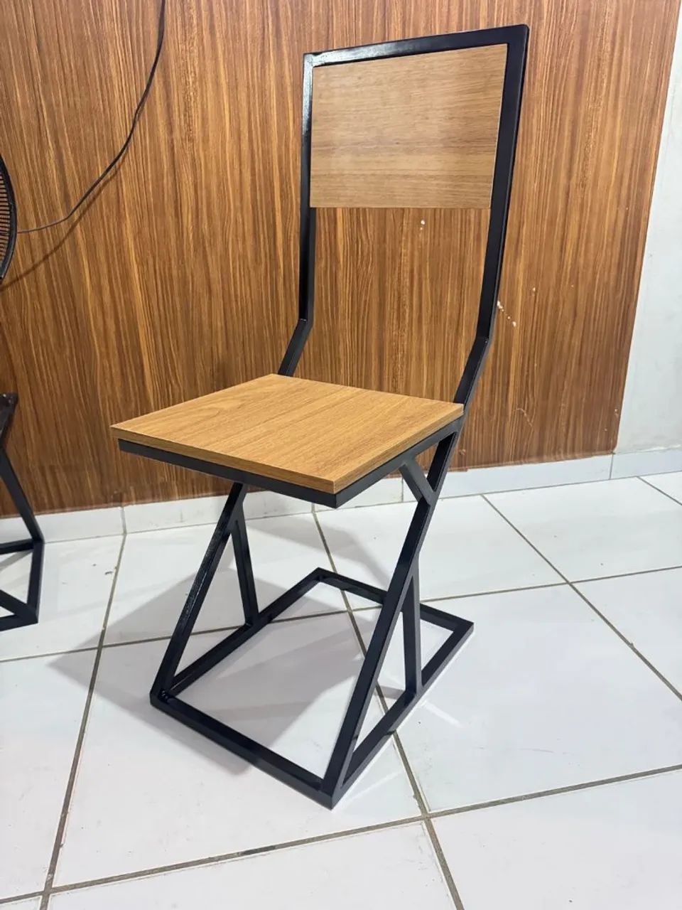 Cadeira de Metalon estilo industrial. - Foto 3