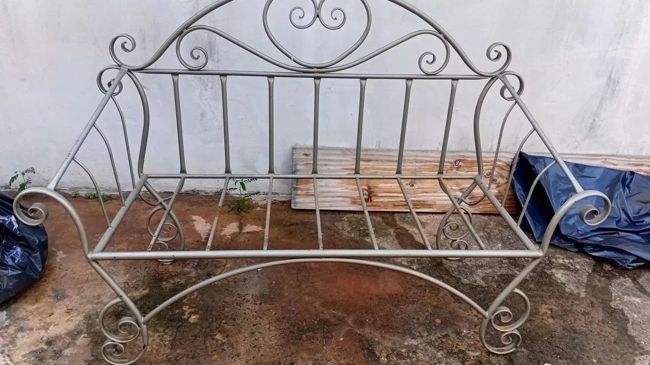 Banco namoradeira de ferro
