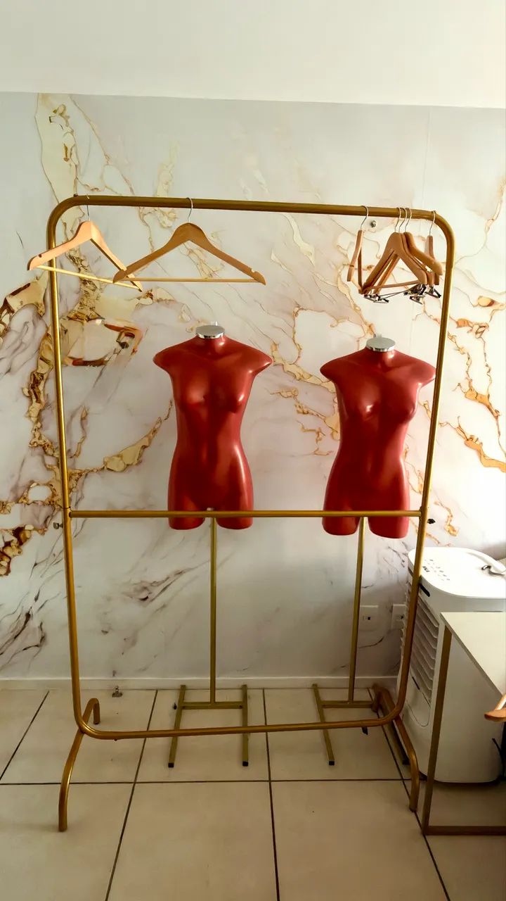 Manequins e Arara