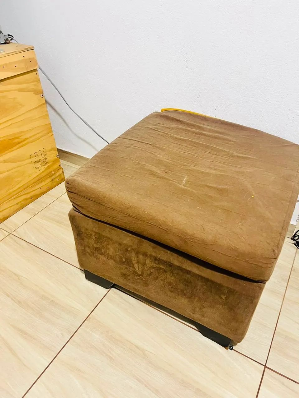 Conjunto Sofá 3 + 2 Lugares + Puff Marrom Usado - Jardim Canadá / Nova Lima - Foto 3