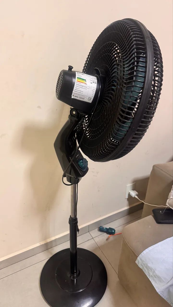 Ventilador Mallory 110v de coluna de 40cm  - Foto 2