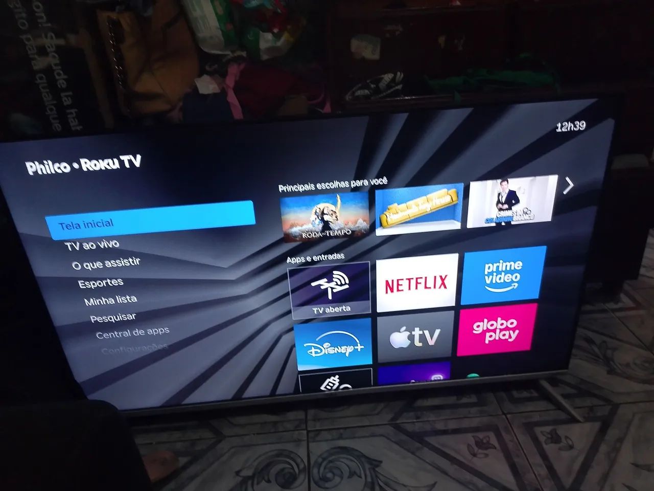Vendo ou troco tv Philco 50 pelegadas, troco por iPhone. - Foto 2