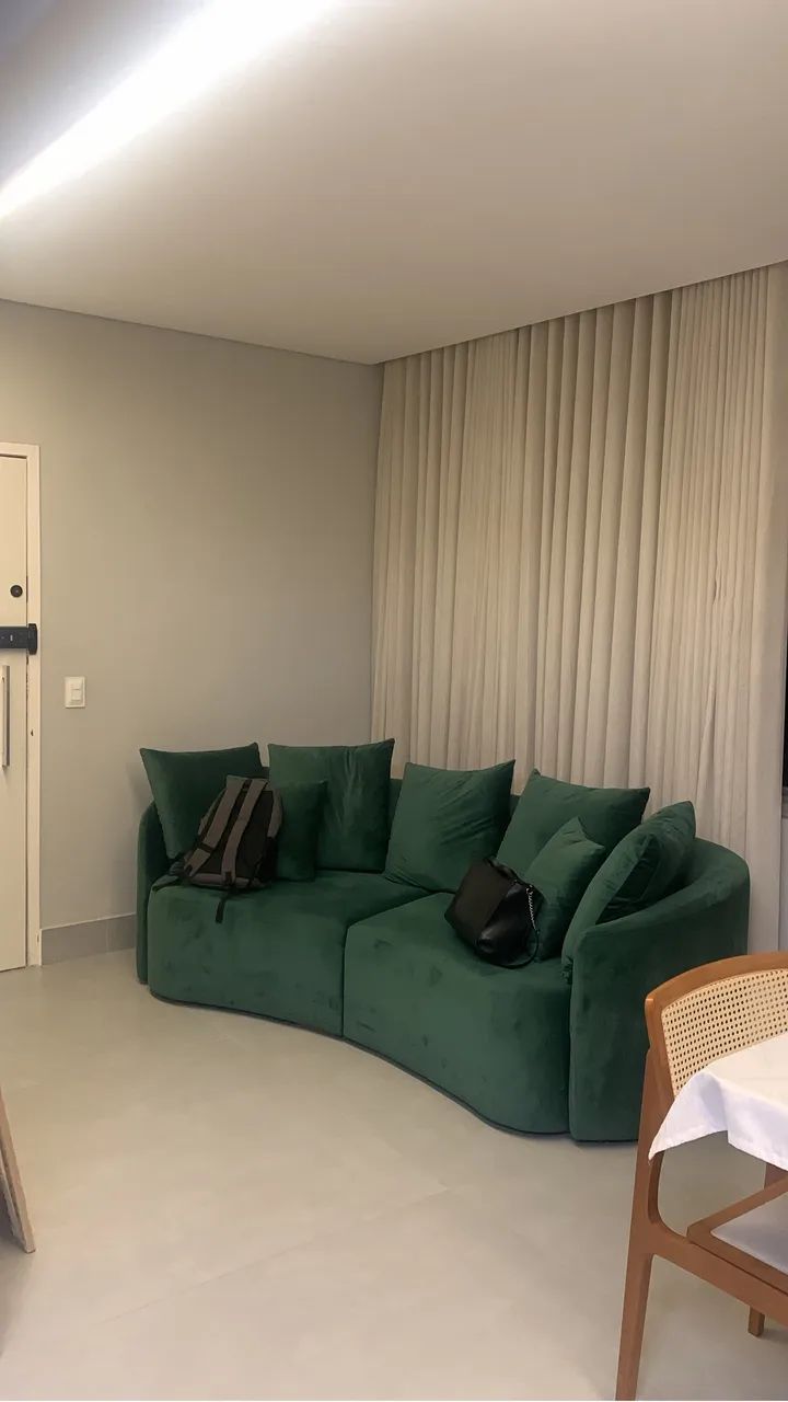 Sofá veludo curvo verde 