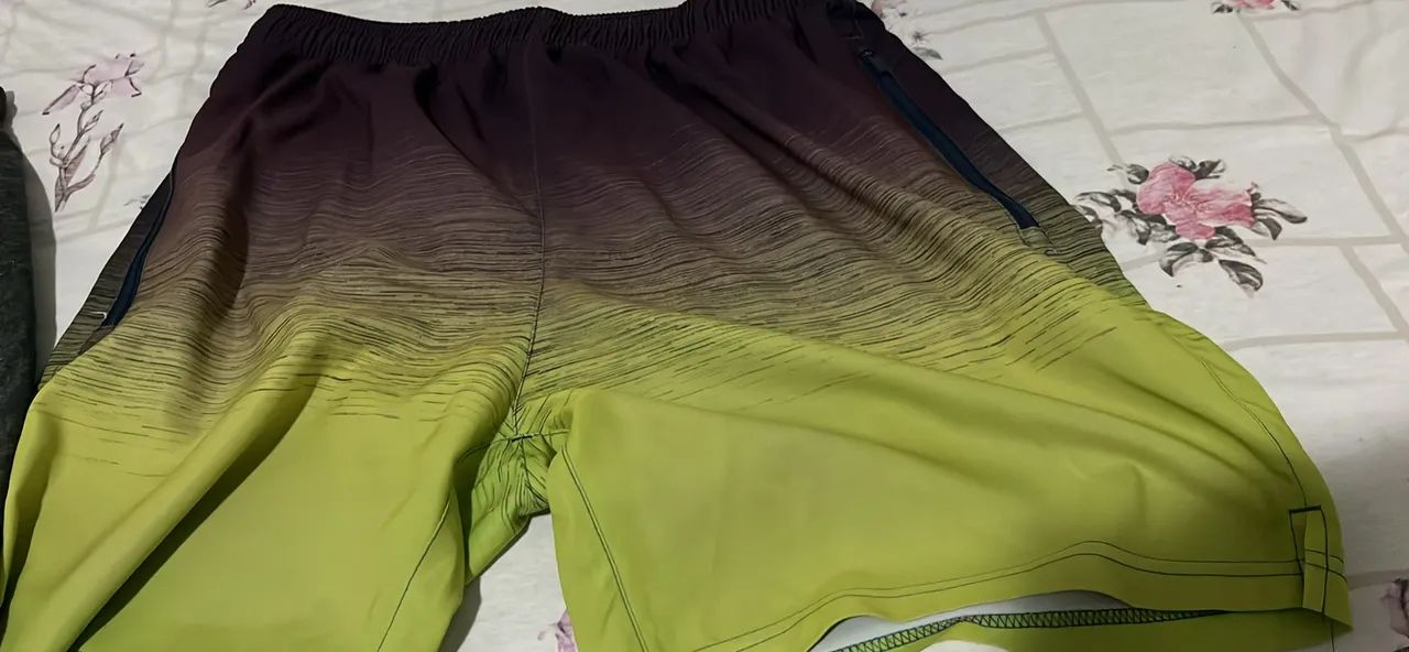 Shorts Bermuda Esportiva Degradê com Bolsos de Zíper - Foto 2