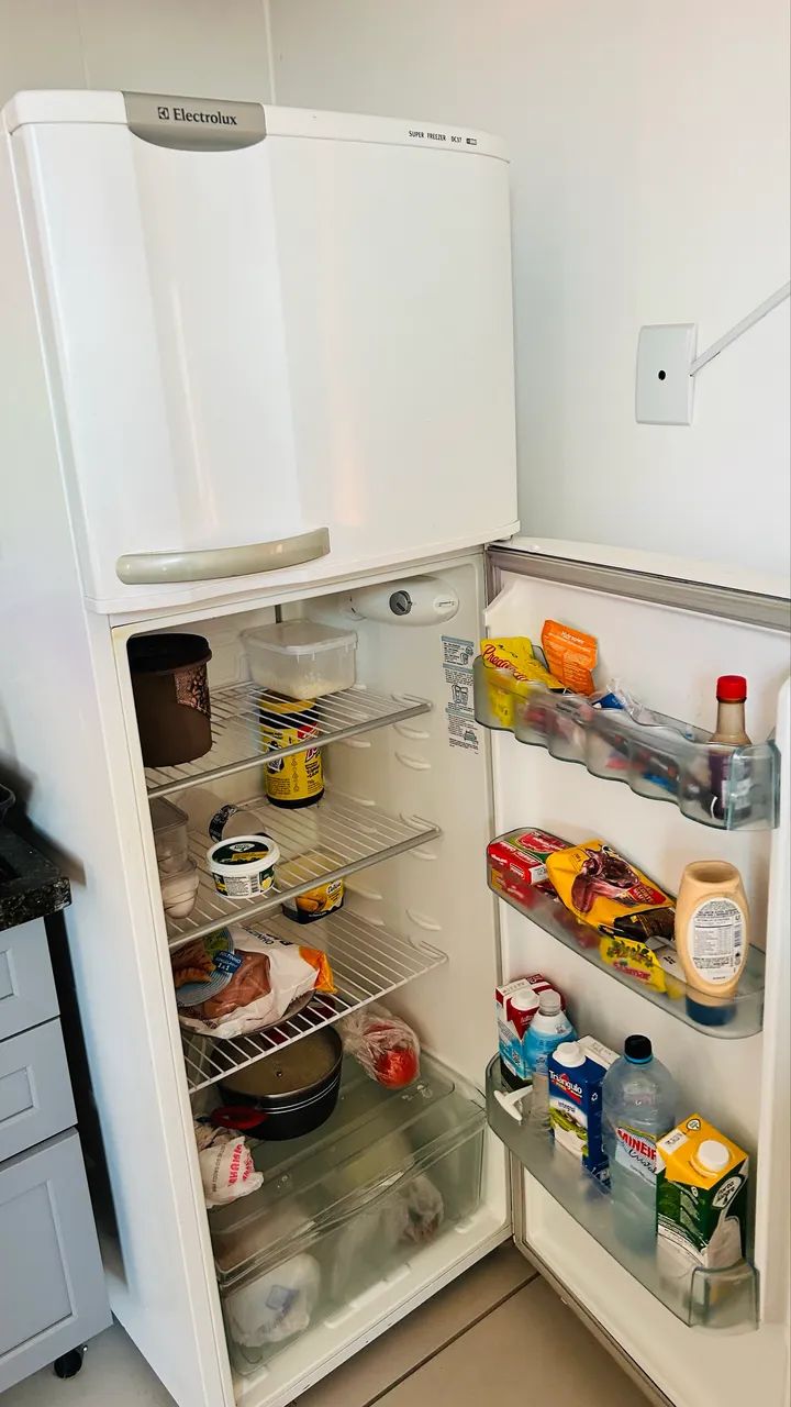 FOGÃO,GELADEIRA,MICROONDAS,POLTRONA(cama) - Foto 3