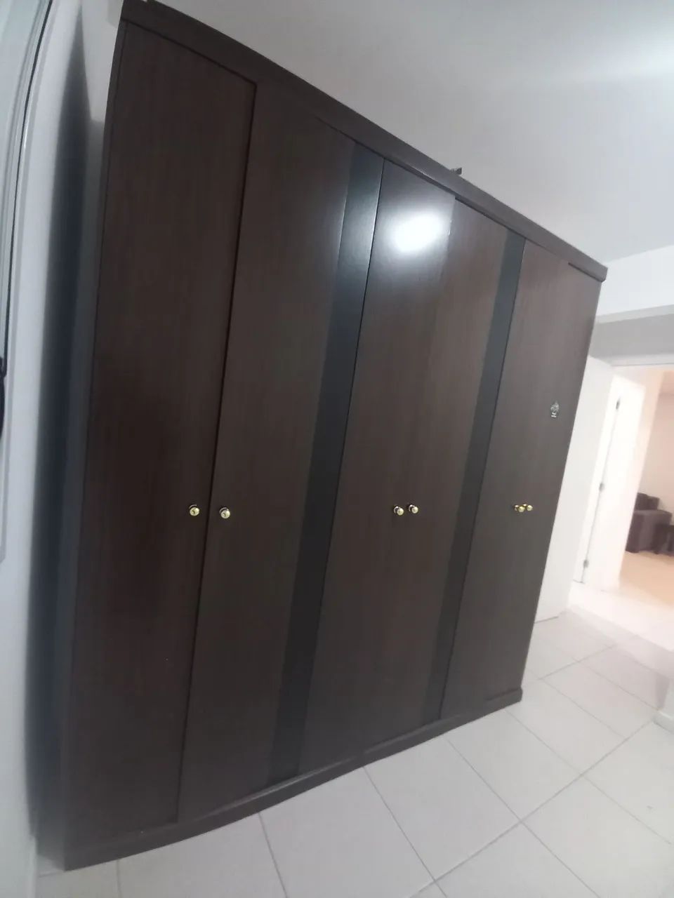 Guarda roupa semi- novo