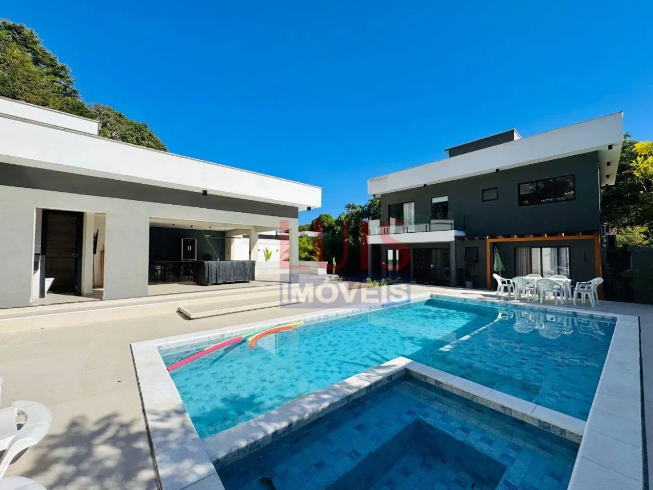 Casa com 4 dormitórios à venda, 383 m² por R$ 3.200.000,00 - Itaipu - Niterói/RJ