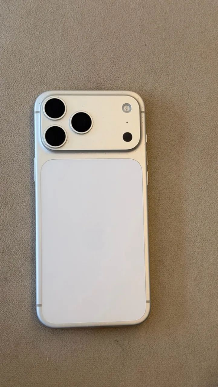 iPhone 17 pro max 