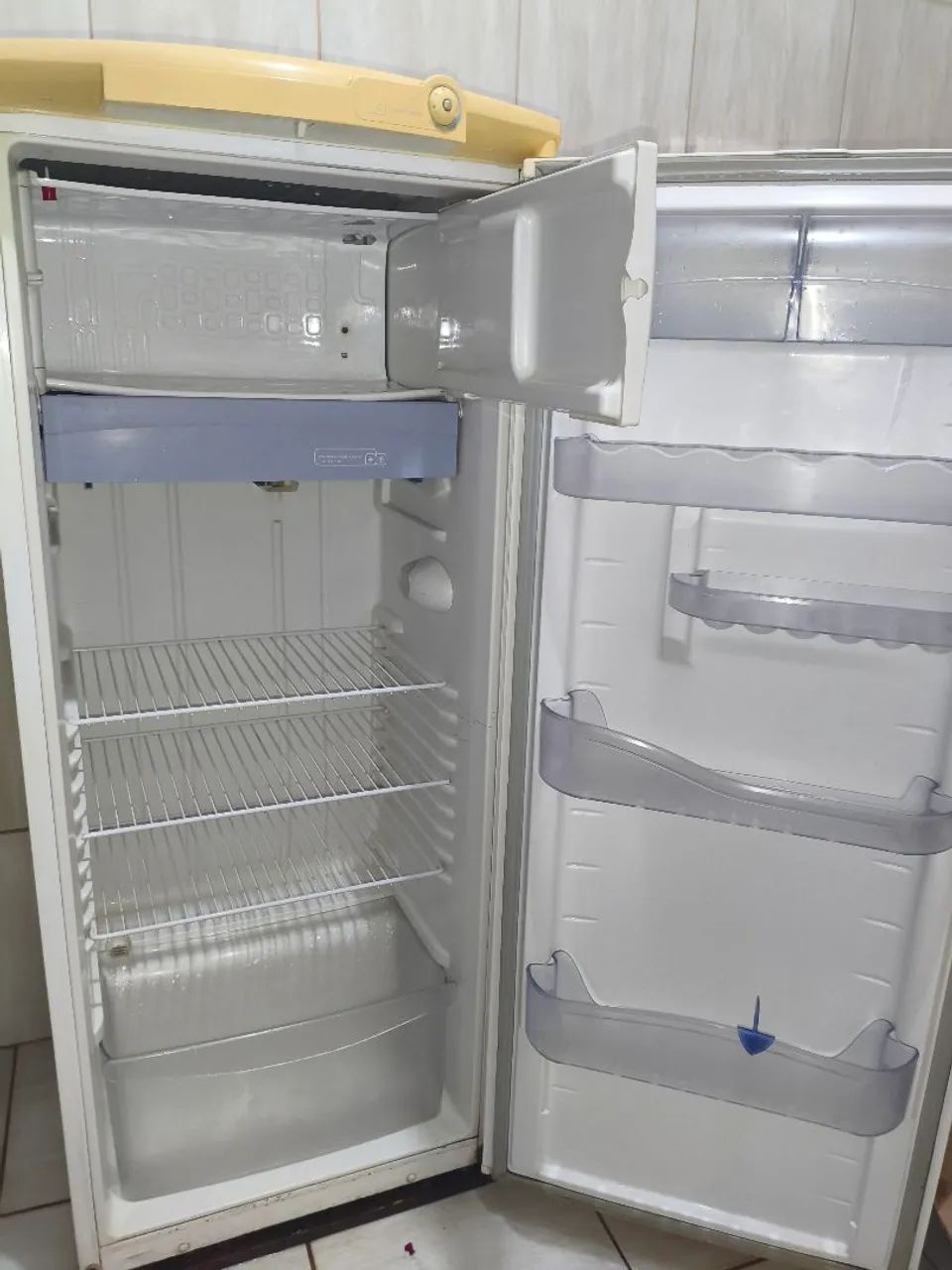 Geladeira Consul modelo antigo 