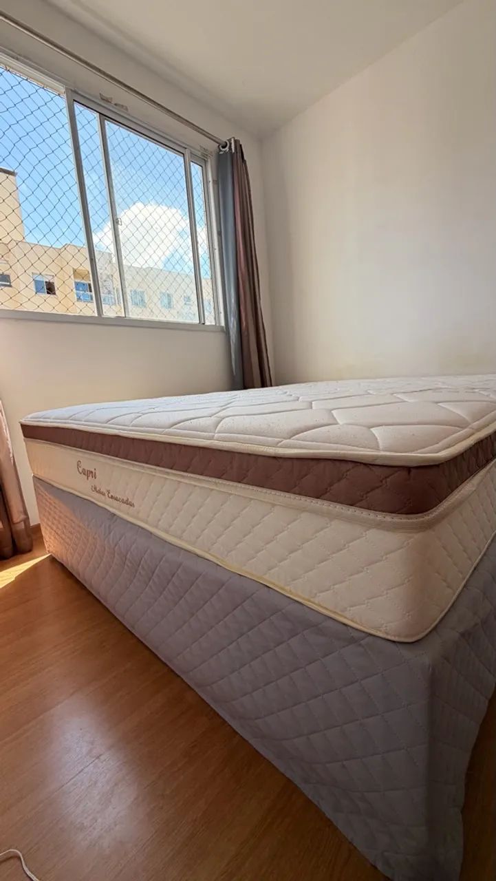 Cama Box Queen com Colchão de Molas Ensacadas
