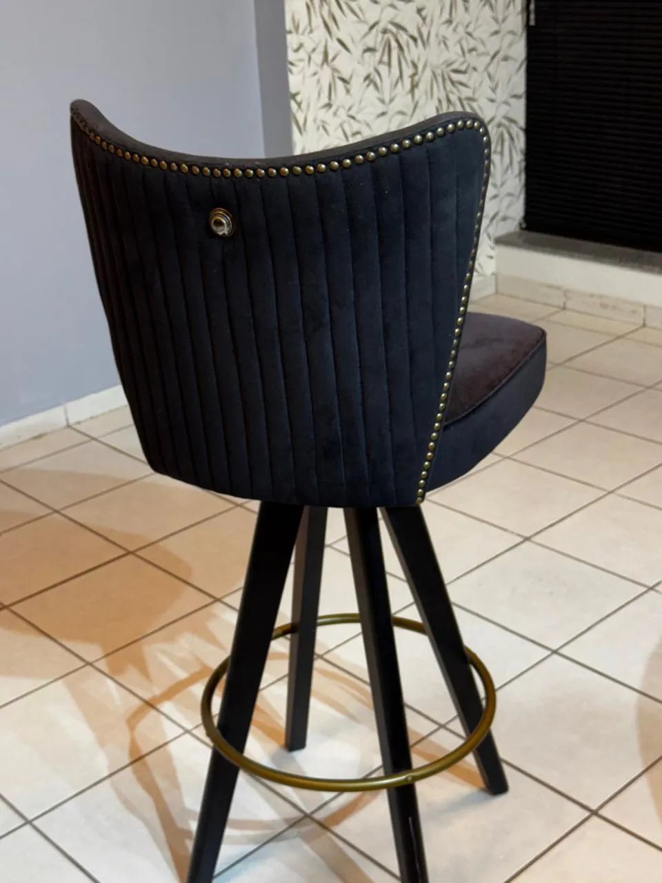 Banqueta Alta Estofada  - Foto 3