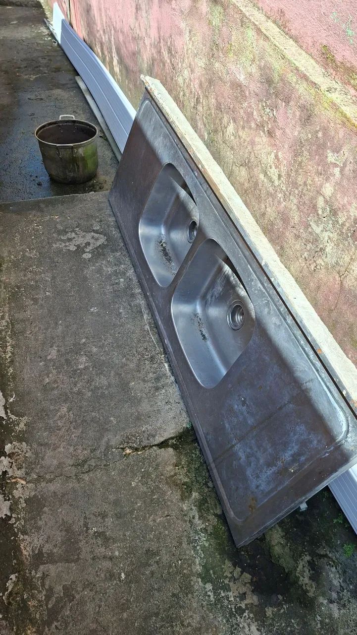 VENDO ESSE PIA DE INOX. JA USADA EM PERFEITAS CONDIÇÕES  - Foto 2