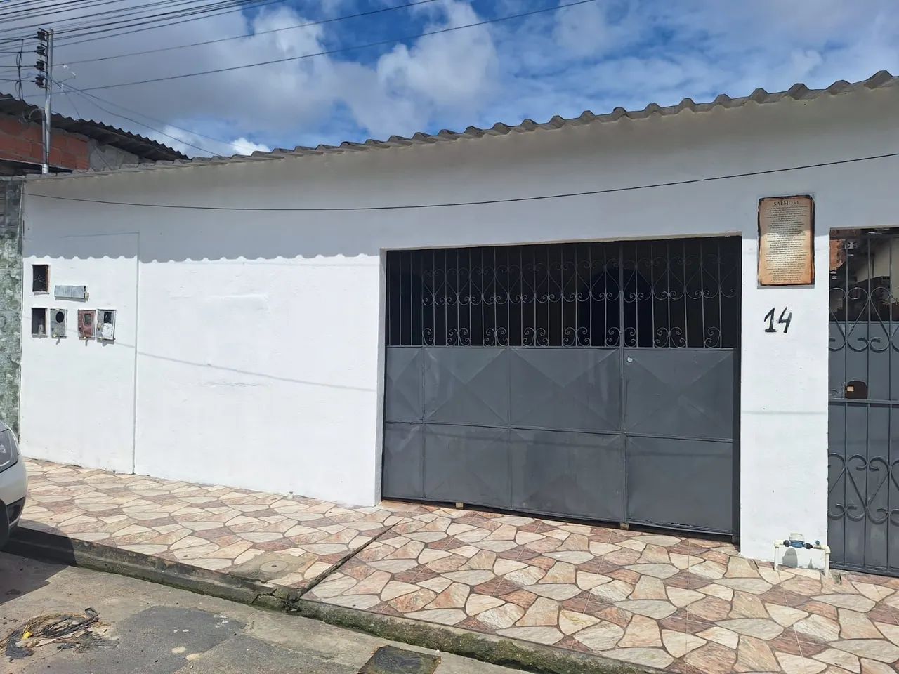 //Casa com 2 apartamentos no Jorge Teixeira 