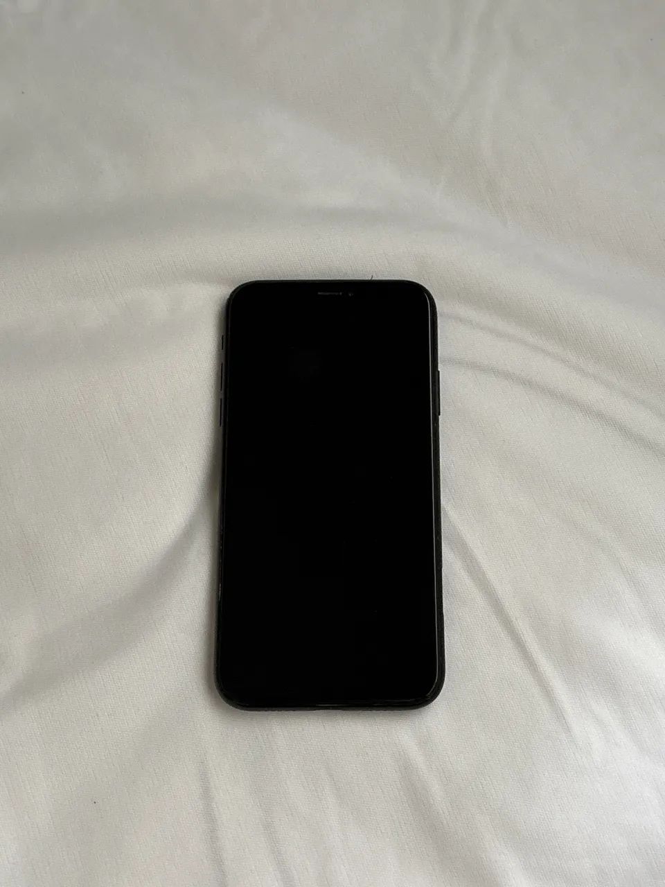 iPhone XR com câmera trincada e traseira trincada
