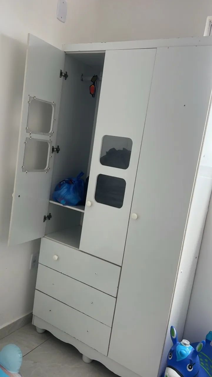 Guarda roupa infantil 