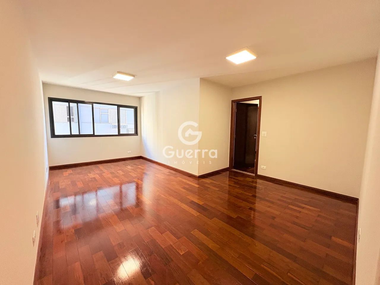 Apartamento à Venda no Zona 07 em Maringá - Foto 3