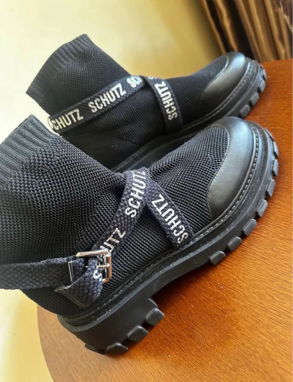 Bota Schütz Tratorada Logo Knit Preta - Usada uma vez  - Foto 3