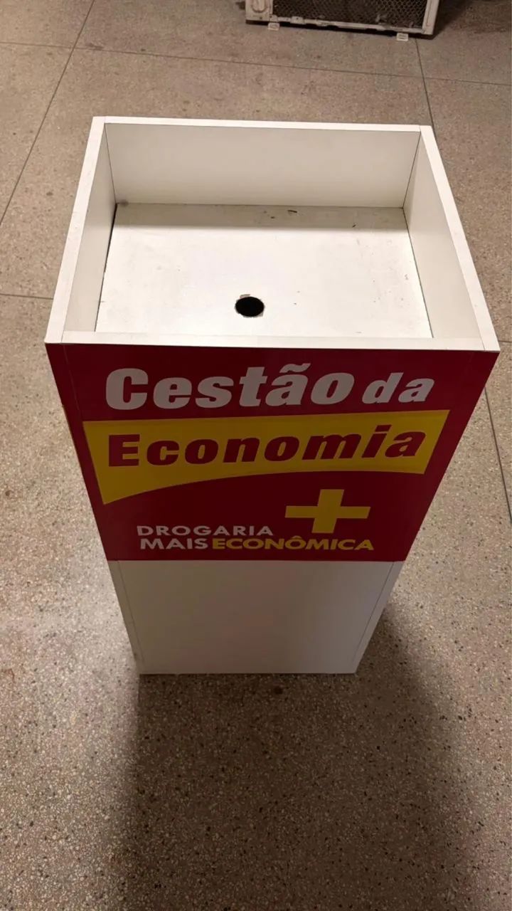 VENDO GÔNDOLA 